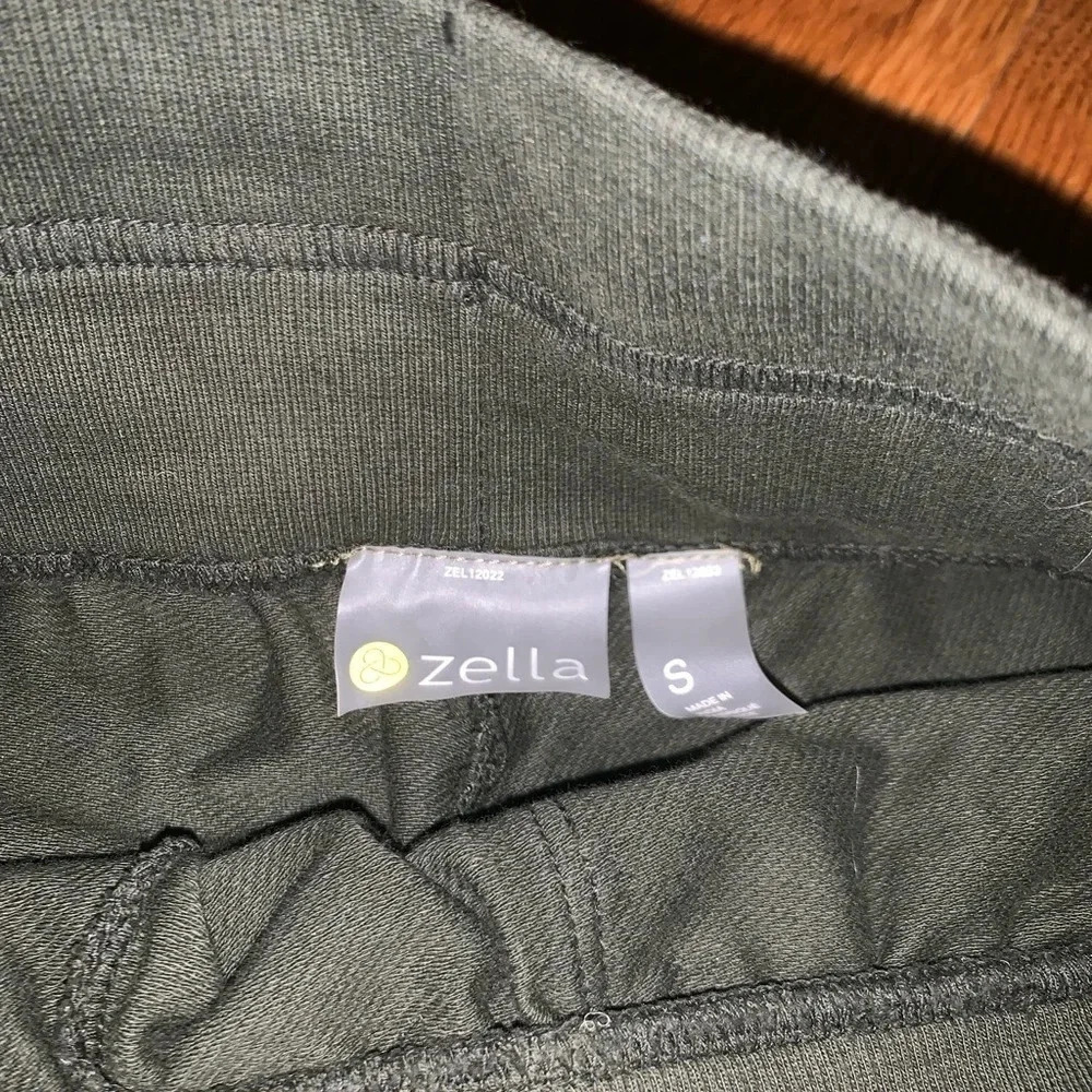 Nordstrom Zella Army Green Cotton Shorts Size Small - Picture 6 of 7